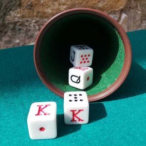 Set cubilete dados poker B 5 poquer plastico forrado juego mesa jugar Fournier pack conjunto dices cup marron esquinas recatas 11