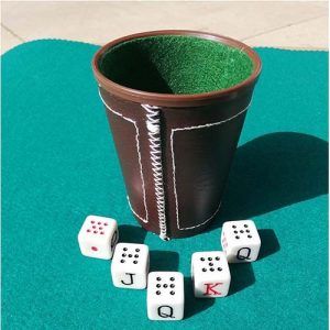 Set cubilete dados poker D 5 poquer plastico forrado poliipiel juego mesa jugar Fournier pack conjunto dices cup marron esquinas rectas 11