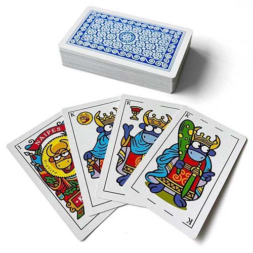 Kukuxumusu baraja española rabino 56 naipes cartas remigio ramundino dan fermin pamplona 8500000000335 azul roja 15