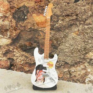 Miniature Guitar David Bowie Music band mini miniatura musica guitarra electric banda album 11