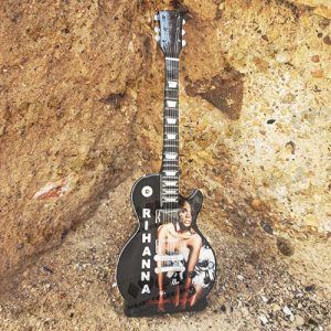 Miniature Guitar Rihanna Music Good girl gone bad band mini miniatura musica guitarra electric banda album 11
