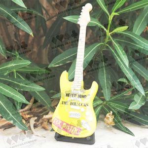 Miniature Guitar Sex Pistols Tribute Music miniatura guitarra musica grupo yellow amarilla mini collectible coleccionable electrica 11