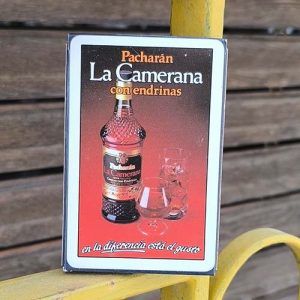 Pacharan La Camerana baraja española Fournier Naipes Heraclio 40 cartas bebida alcohol endrinas botella copa publicitaria 11